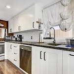 Adorable Portland Retreat Less Than 8 Mi To Downtown!