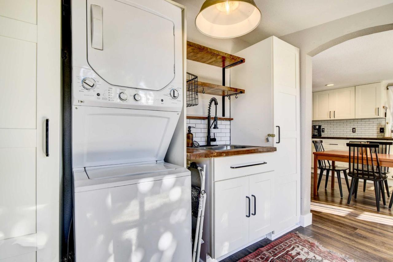 Adorable Retreat Less Than 8 Mi To Downtown! Holiday home *