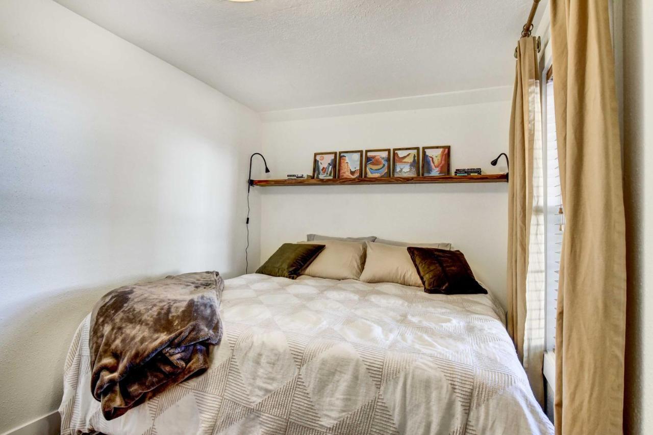 Adorable Retreat Less Than 8 Mi To Downtown! Holiday home *