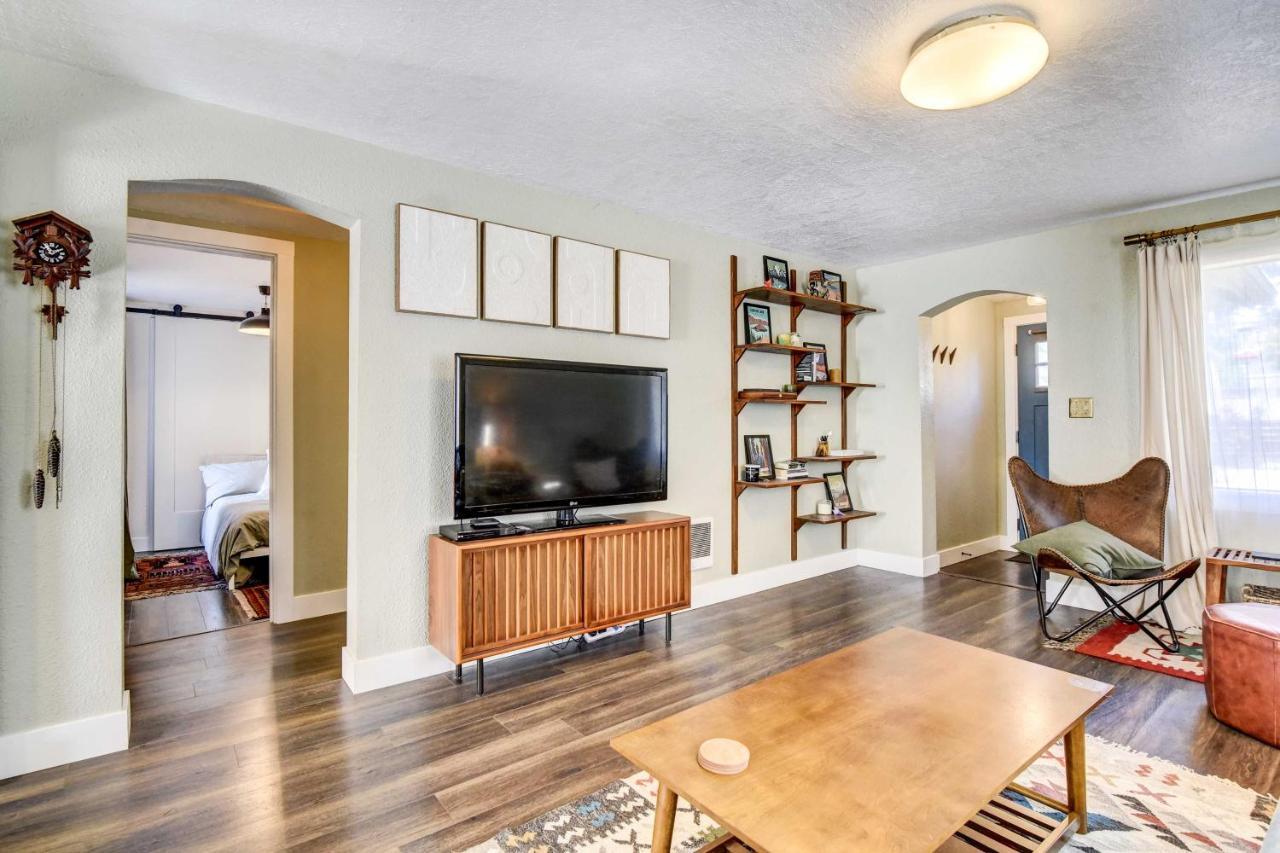 Adorable Retreat Less Than 8 Mi To Downtown! Holiday home